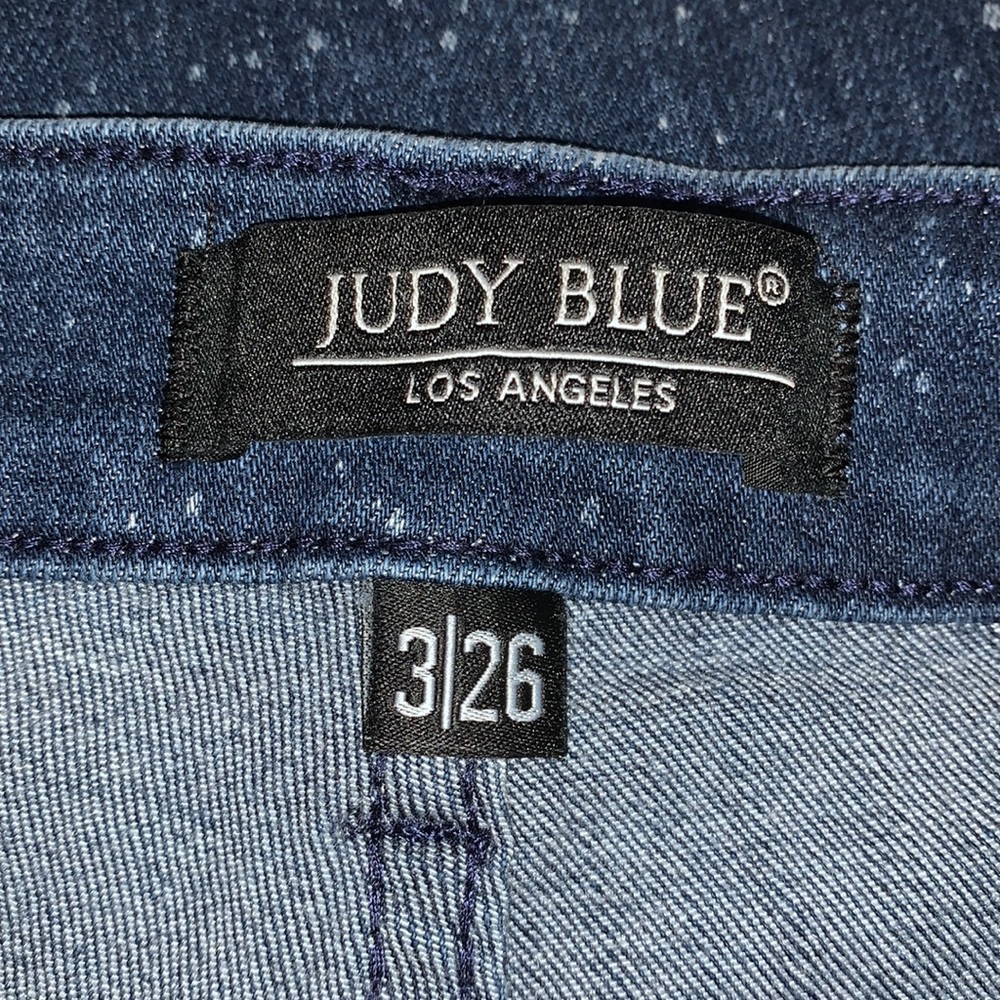 Judy Blue Jeans - Picture 3 of 8